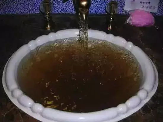 看看您家用的水管，是不銹鋼水管太貴，還是家人的健康不值得投資？